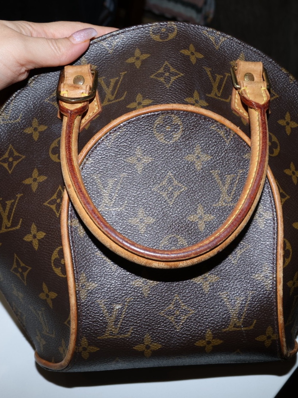 Louis Vuitton Ellipse PM Monogram Handbag - Picture 4 of 10